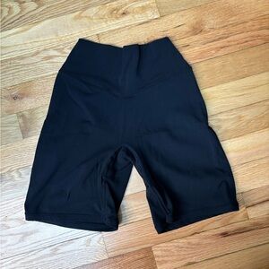 BuffBunny Aggressive Scrunch 7” short - Onyx Black - Small